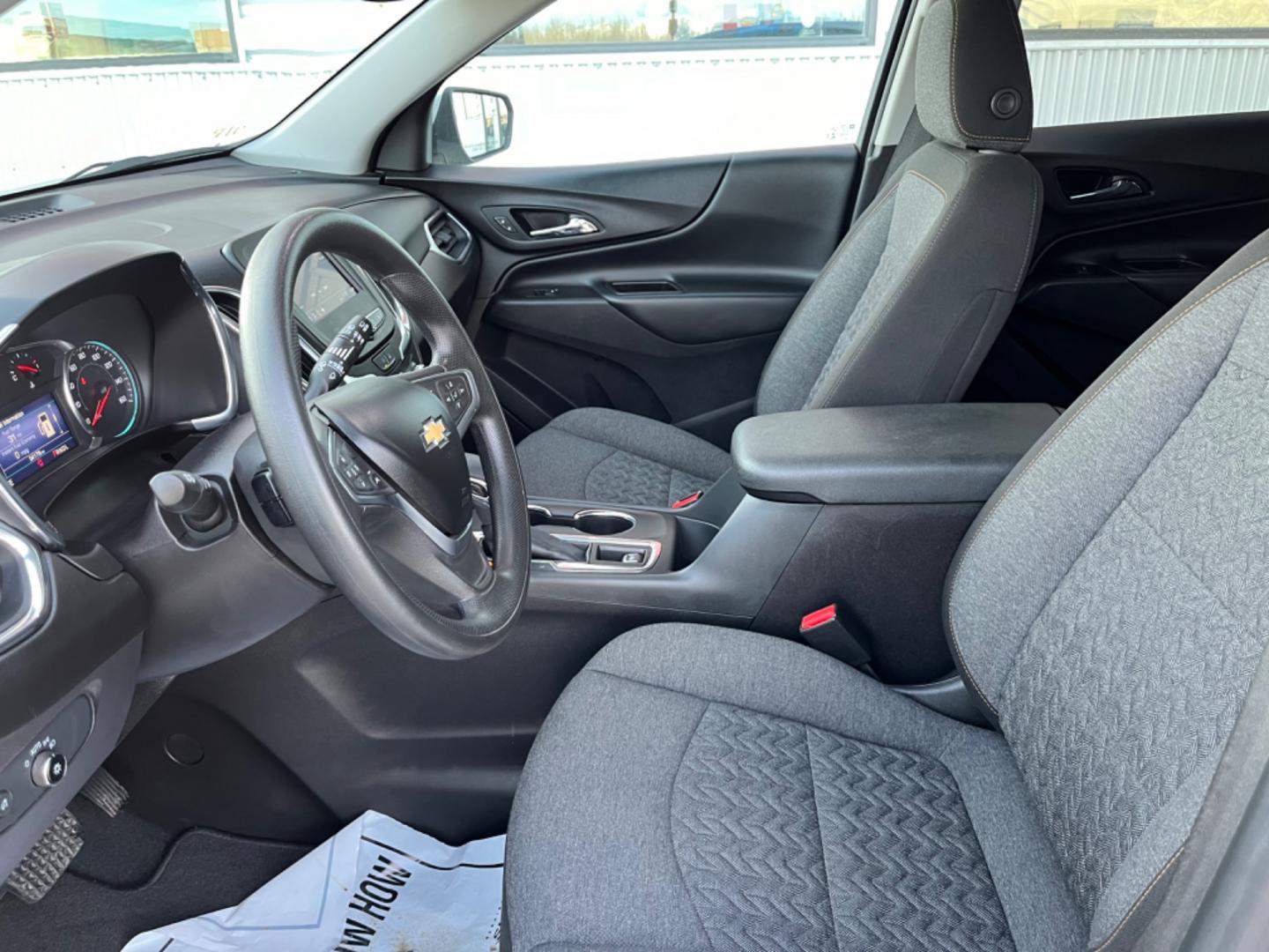 2022 Silver /charcoal cloth Chevrolet Equinox LT AWD (3GNAXUEV4NL) with an 1.5L L4 DOHC 16V TURBO engine, 6A transmission, located at 1960 Industrial Drive, Wasilla, 99654, (907) 274-2277, 61.573475, -149.400146 - Photo#9